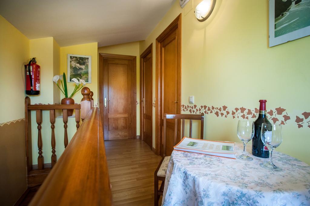 Apartamentos El Pradon De Santa Marina Parres de Llanes Bilik gambar