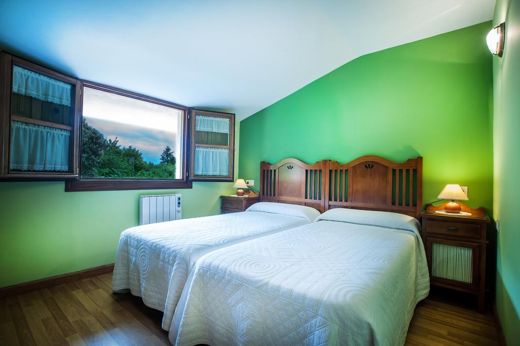 Apartamentos El Pradon De Santa Marina Parres de Llanes Bilik gambar