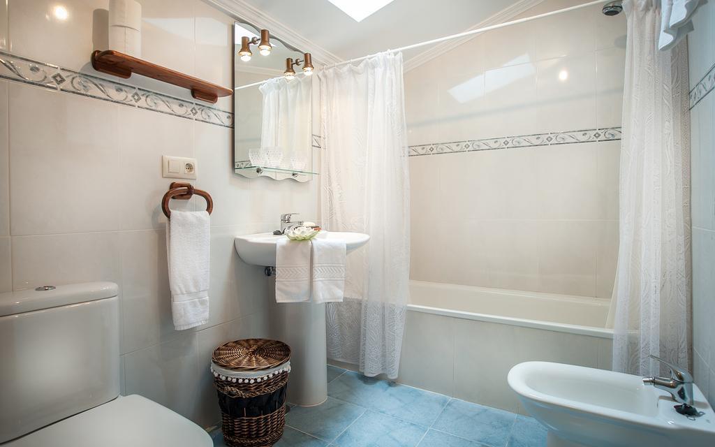 Apartamentos El Pradon De Santa Marina Parres de Llanes Bilik gambar